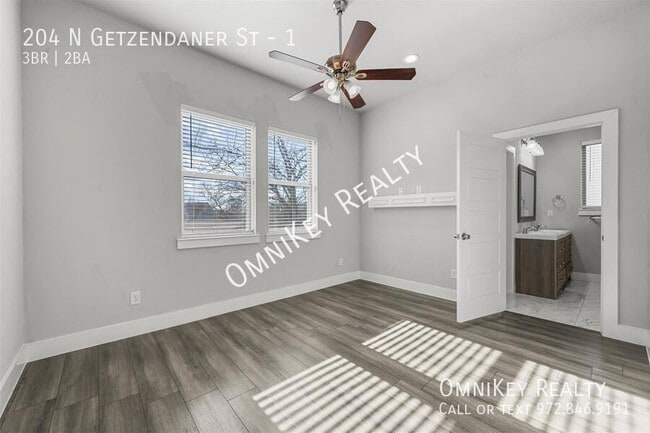 Building Photo - 204 N Getzendaner St