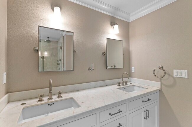 Building Photo - 335 Gil Blas Rd