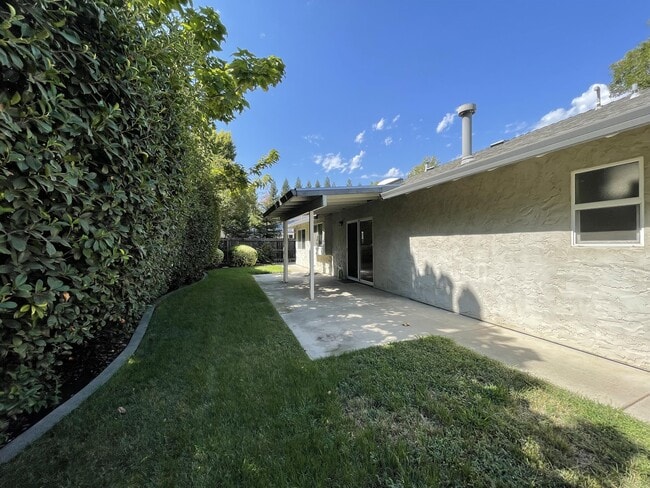 Building Photo - 345 Denali Dr