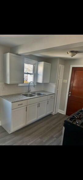 Building Photo - 247 Hancock Ave