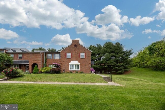 Building Photo - 126 Lampeter Ct
