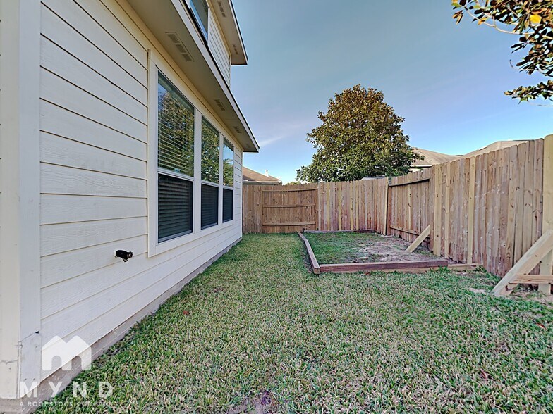 Building Photo - 21210 Rezanof Rd