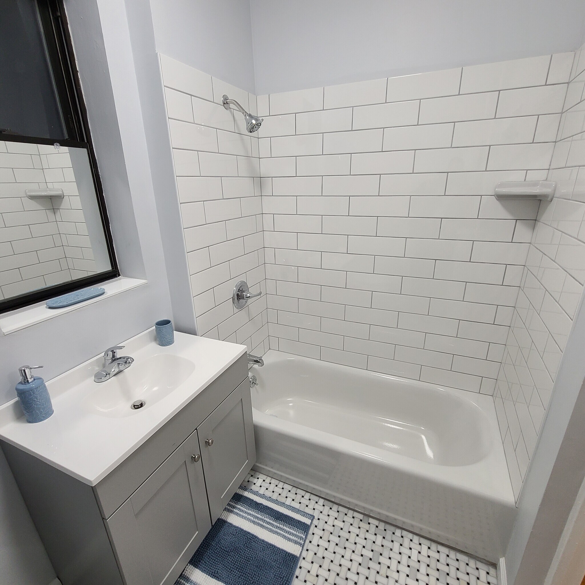 Building Photo - 7612 Park Ave