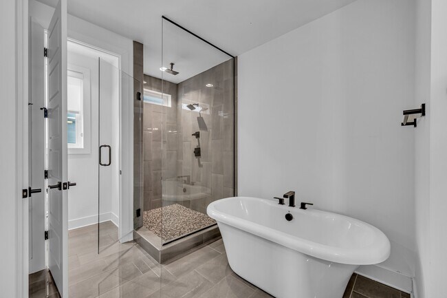 Building Photo - 3325 Felicia St