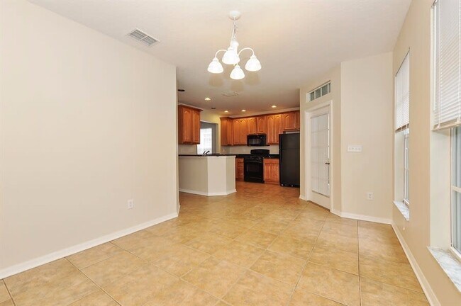 Building Photo - 5901 Grand Loneoak Ln