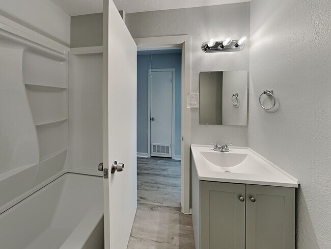 Building Photo - 3BR/2BA Renovated Home in Irving TX | 2-Car Garage, Fenced Yard & Pet-Friendly | Self Tours Avail...