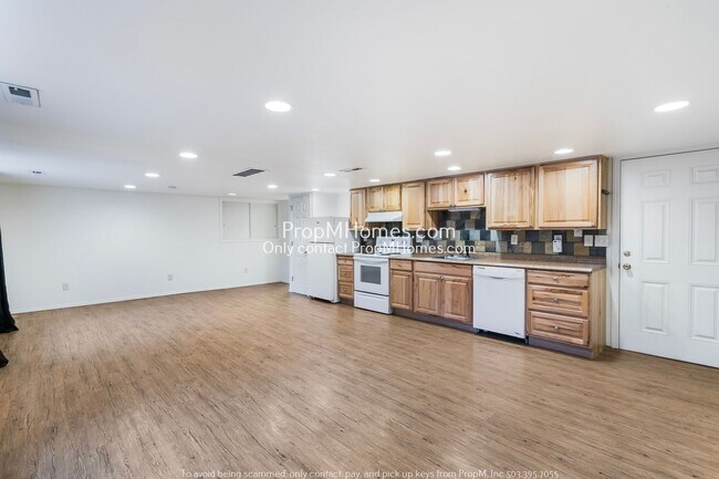 Building Photo - Unique 1-Bedroom with Bonus Studio – Flexi...