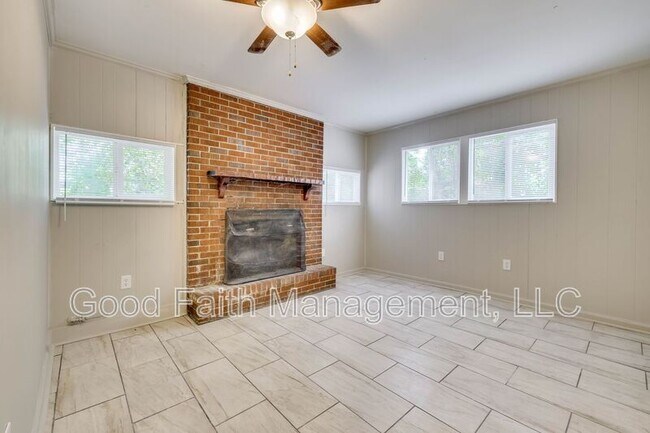 Building Photo - 1813 Alder Dr