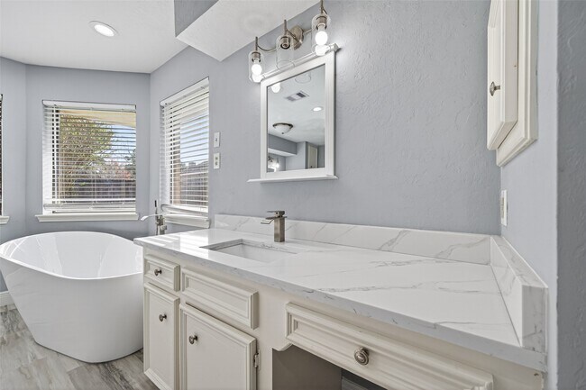 Building Photo - 206 Mill Trail Dr