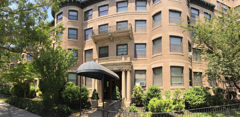 Building Photo - 1090 Beacon St