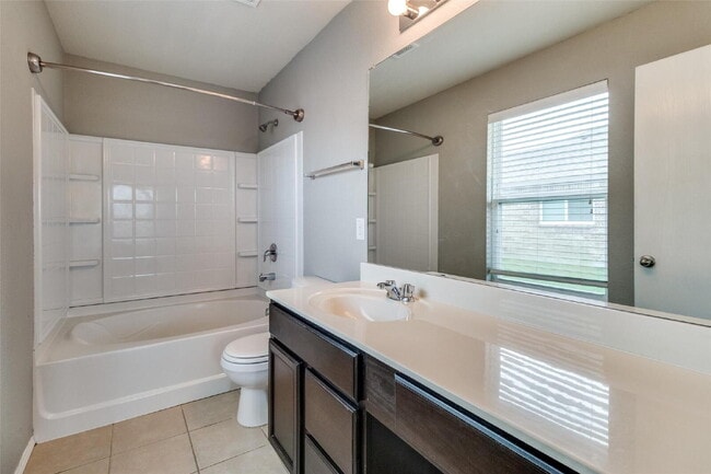 Building Photo - 1434 Raven Dr W