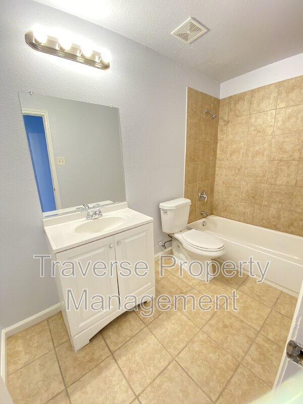 Building Photo - 903 Freshwood Ct