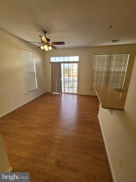 Building Photo - 303 Edelen Station Pl