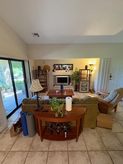 Building Photo - 17 Mission Ct