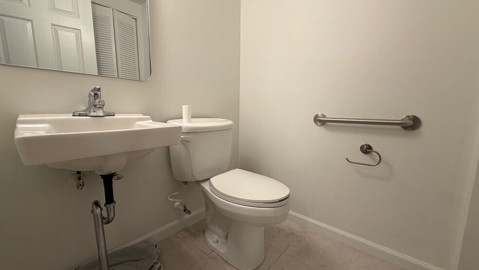 Building Photo - 4124 Salford Ct