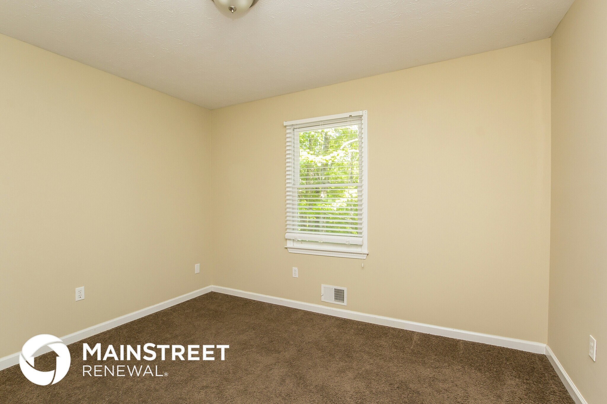 Building Photo - 294 Oak Landing Cir