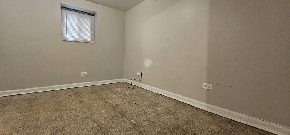 Building Photo - 2308 N Meade Ave