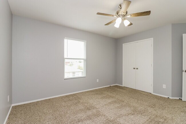 Building Photo - 937 Stone Chapel Way