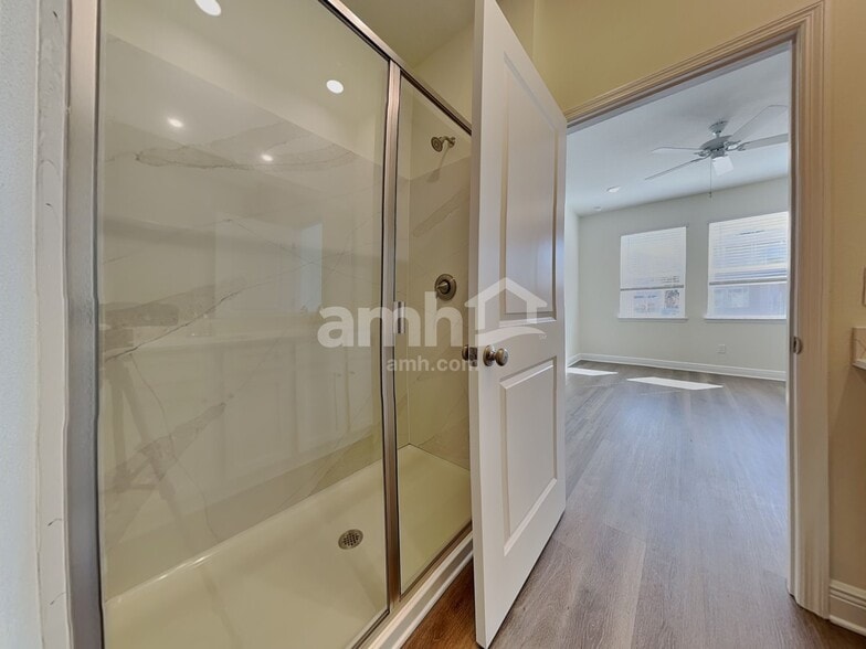 Building Photo - 1555 Blue Nile Pt