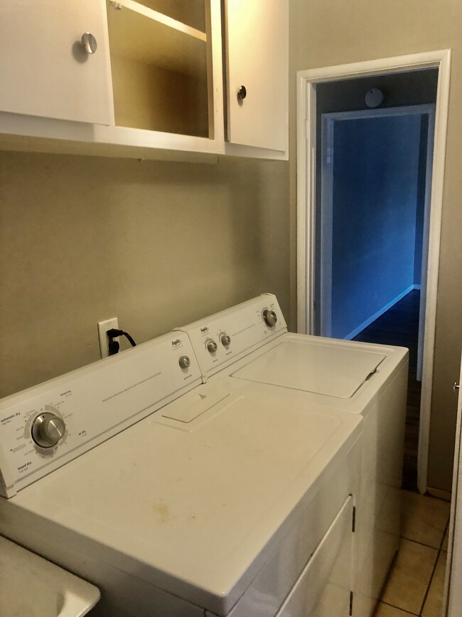 laundry room - 603 9th St