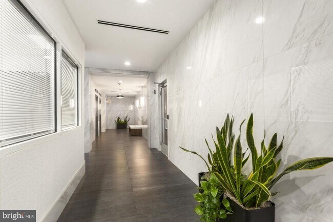 Building Photo - 2101 Chestnut St