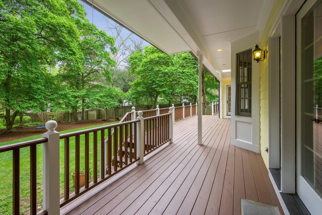 Building Photo - 3525 Williamsburg Ln NW