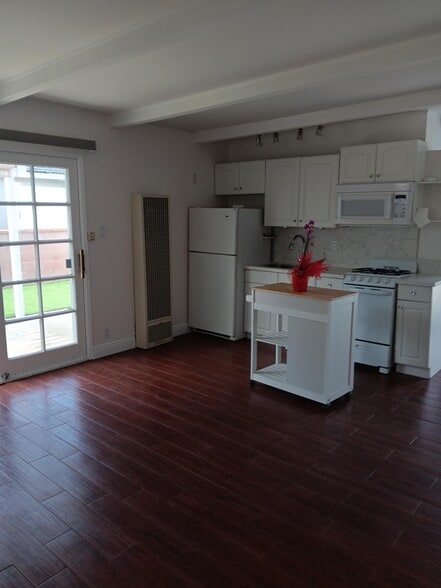 Building Photo - 2710 183rd St