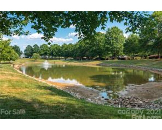 Building Photo - 1505 Niall Ln