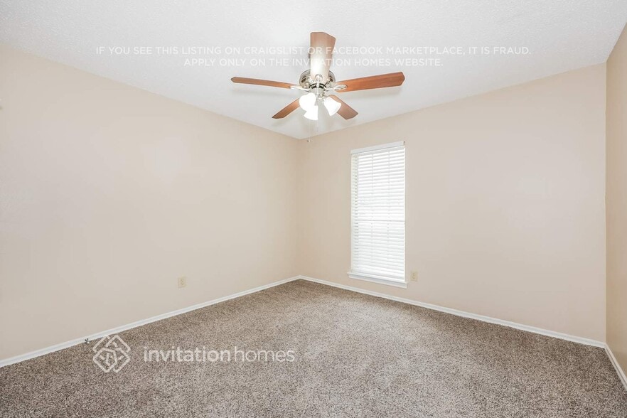 Building Photo - 8465 Willow Creek Dr