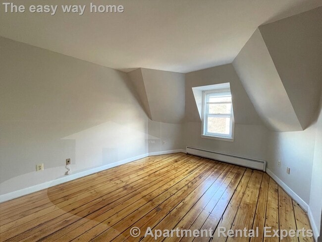 Building Photo - 14 Chestnut St