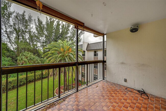 Building Photo - 8415 Forest Hills Dr