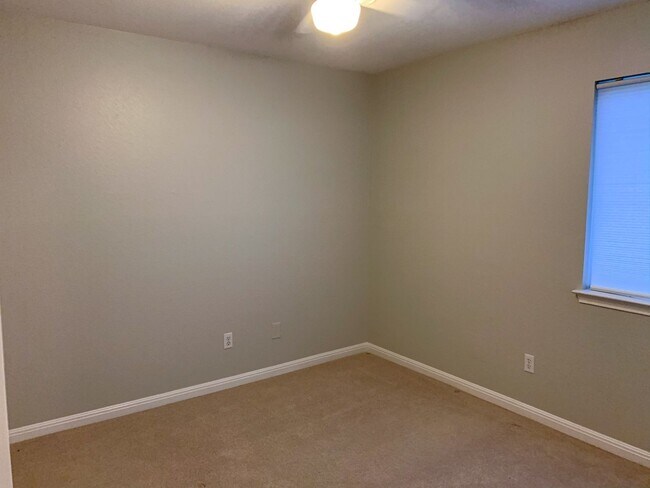 Building Photo - Great Cedar Park Home - Come See TODAY!