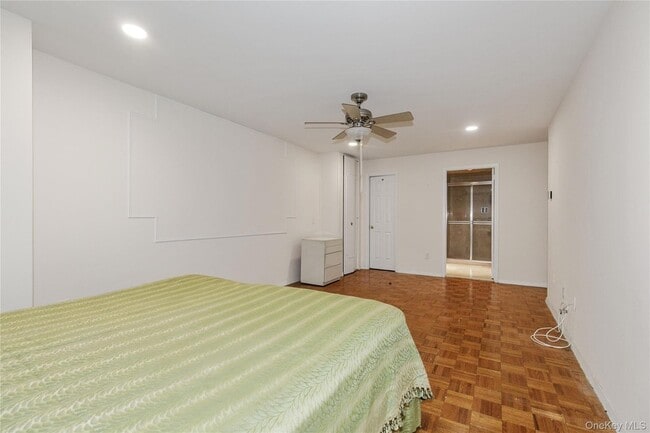 Building Photo - 12 Bond St