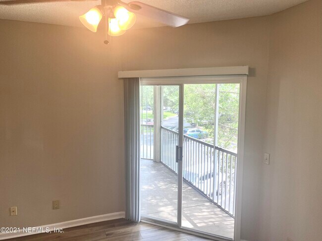 Building Photo - 10000 GATE Pky