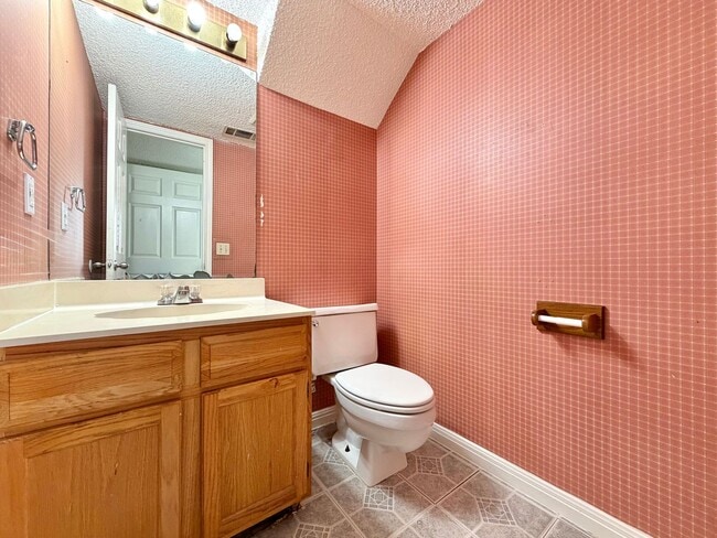 Building Photo - 2110 Warfield Way