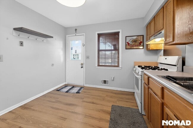 Building Photo - Charming 2BR Apartment in Metuchen