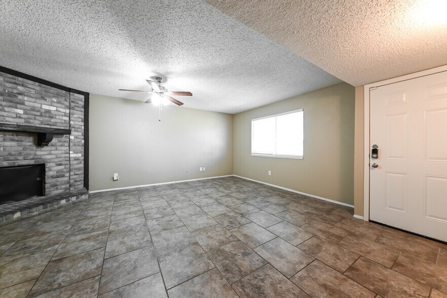 Building Photo - 1522 Sunset Ln