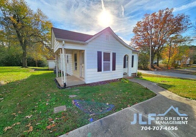 Building Photo - Cute 2 Bed/1 Bath Ranch in Kannapolis!