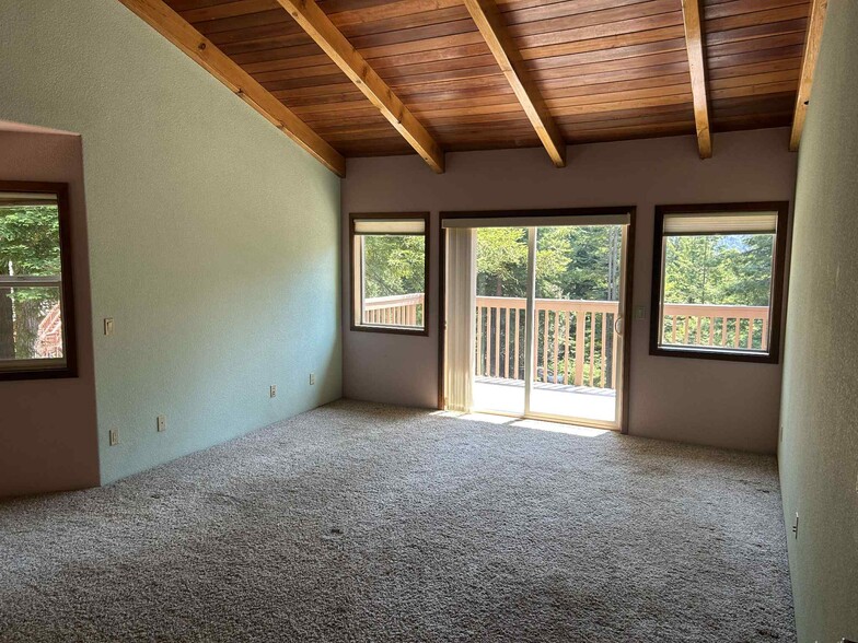 Building Photo - 3525 Blue Lake Blvd