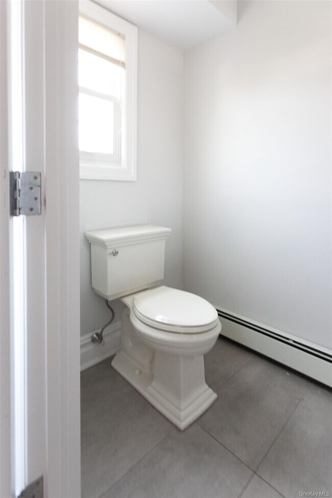 Building Photo - 355 E Beech St