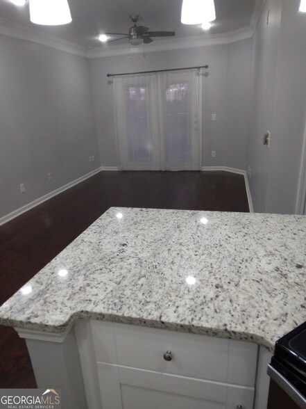 Building Photo - 10 Perimeter Summit Blvd