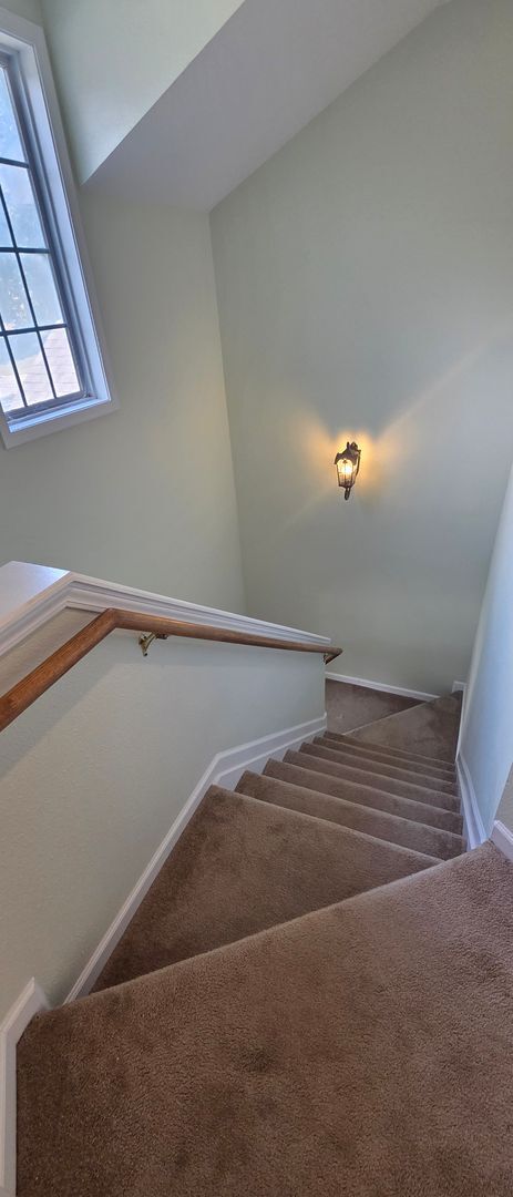 Building Photo - 5982 Fox Ridge Ln