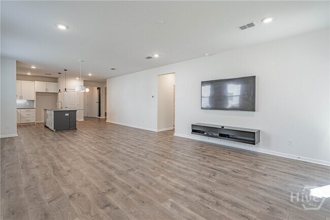 Building Photo - 318 Serengeti Blvd