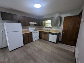 Building Photo - 315/317 Rustwood Dr