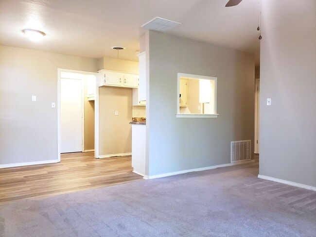 Building Photo - 989 Barkley Cir