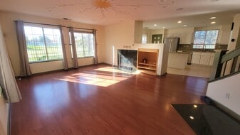 Building Photo - 1537 Hermocilla Way