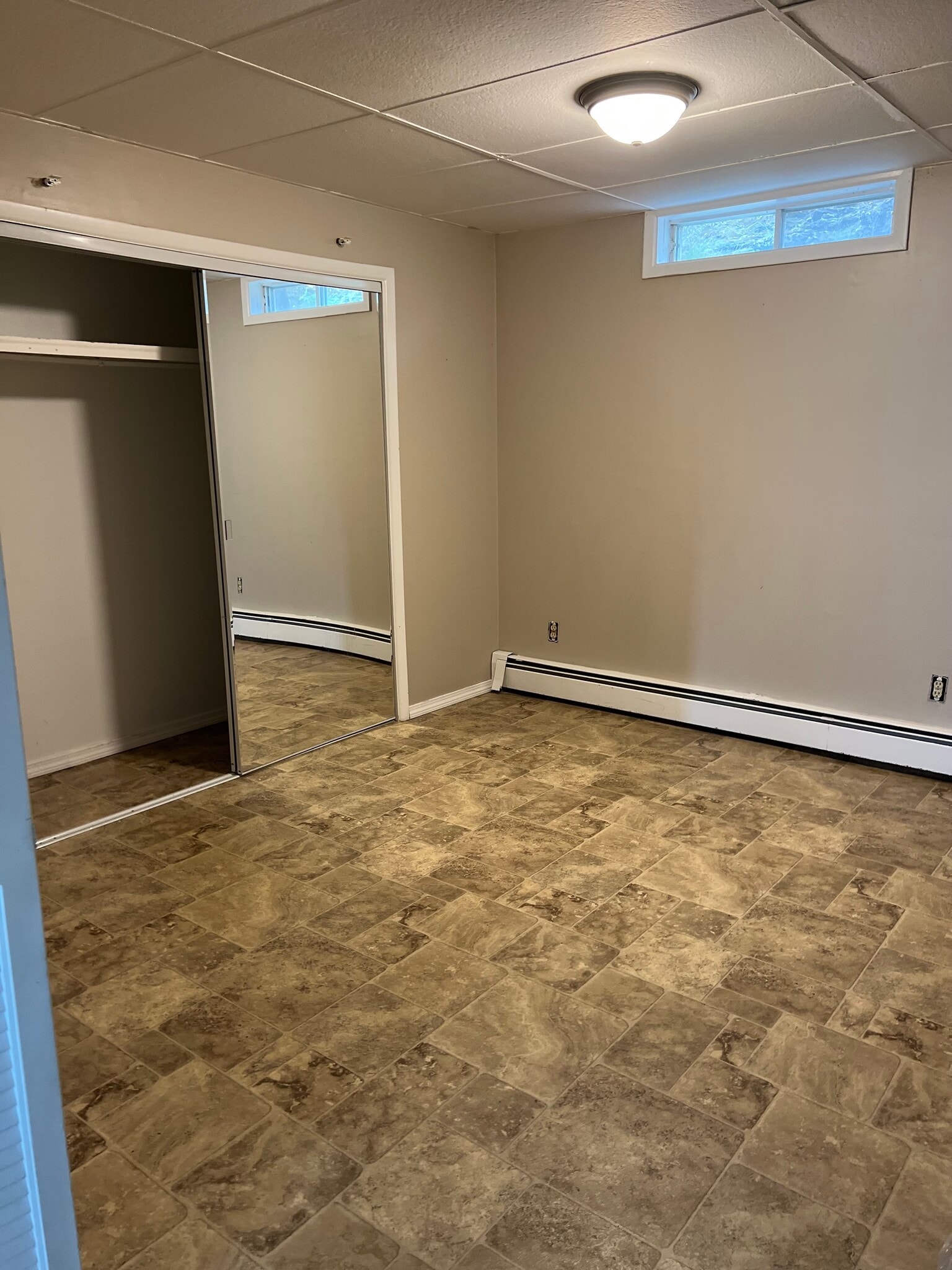 Building Photo - 253 Main St