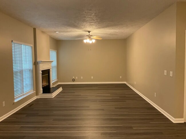 Building Photo - 7013 Calderwood Dr