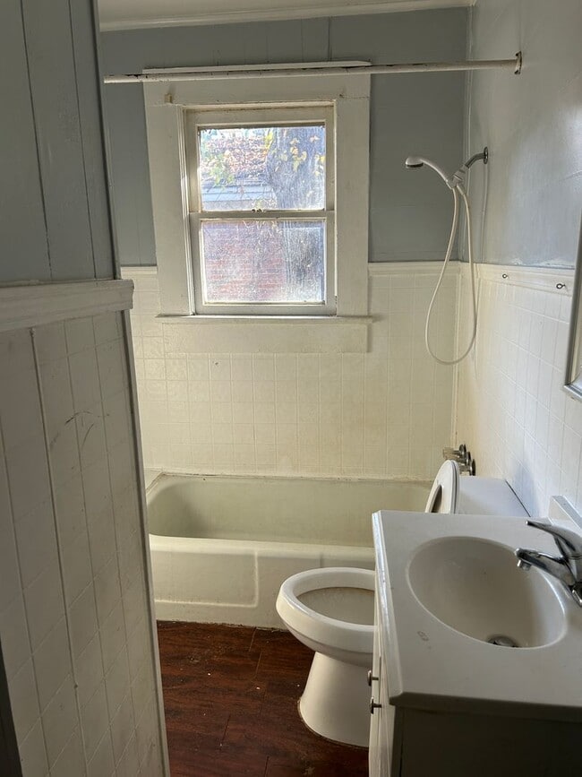 Building Photo - 1112 Andrew Querbes St