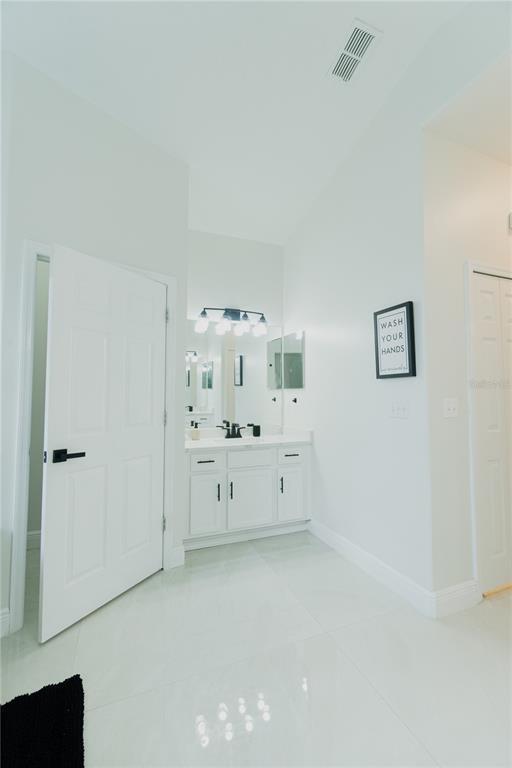 Building Photo - 1014 Corvina Dr